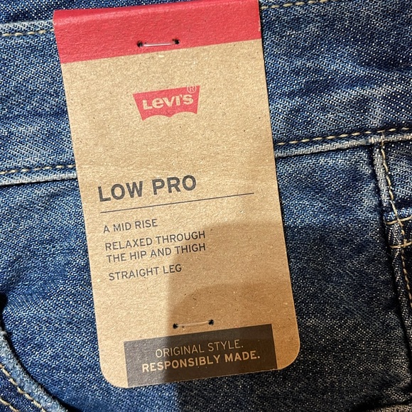 🆕 Levi’s Low Pro Women’s Jeans - Picture 3 of 13